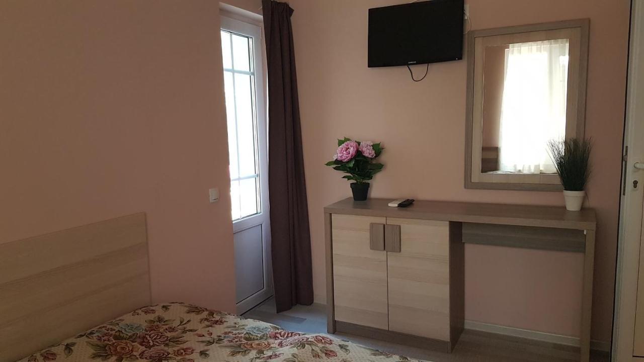 Къщата С Чешмата Apartman Veliko Tarnovo Kültér fotó