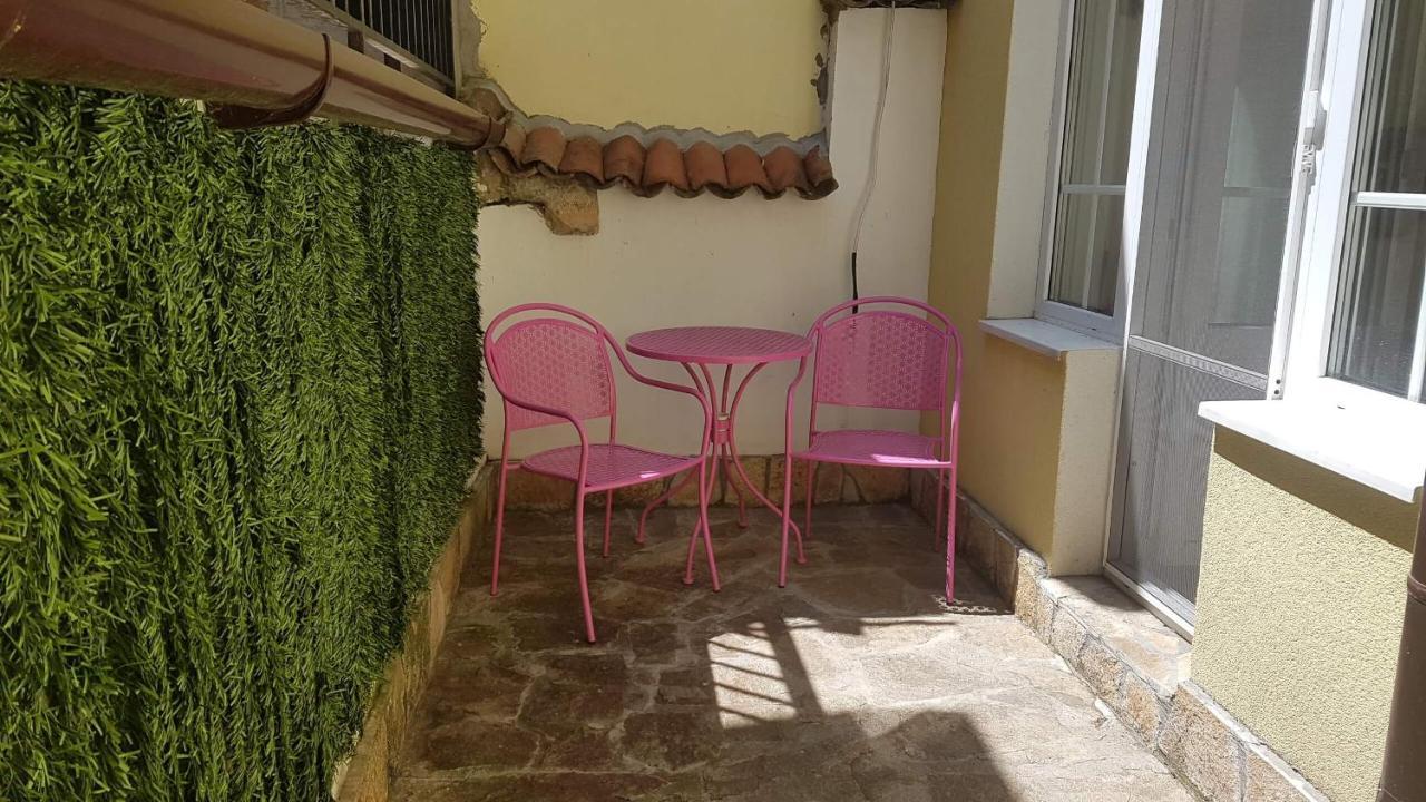 Къщата С Чешмата Apartman Veliko Tarnovo Kültér fotó